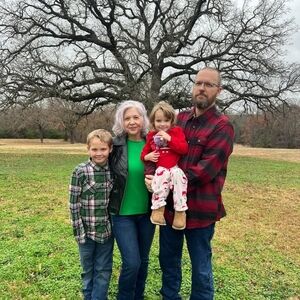 Meet your Posher, Debie